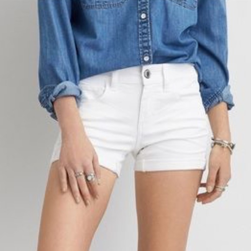 White Americaneagle outfitters super stretchshorts
